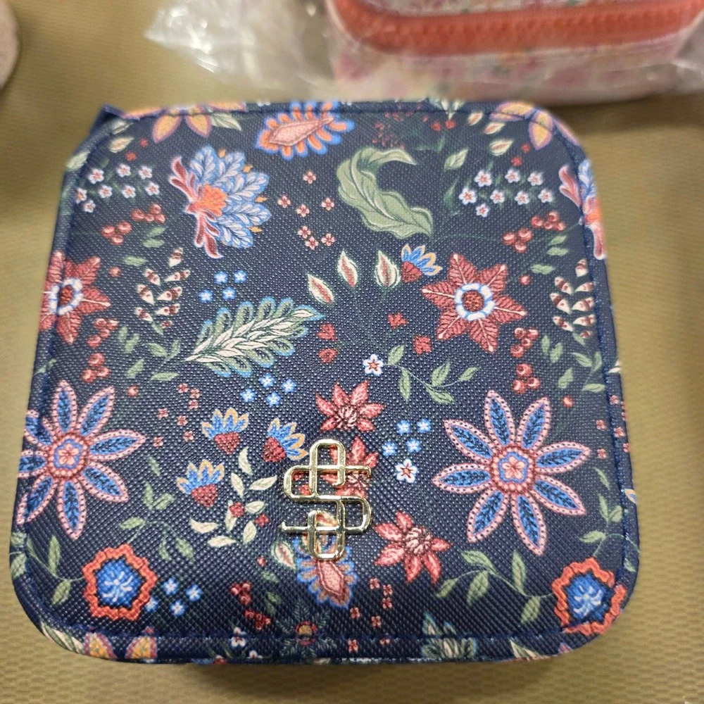Simply Southern Navy Floral Jewelry Organizer Travel Case Zipper Closure‎ NWT